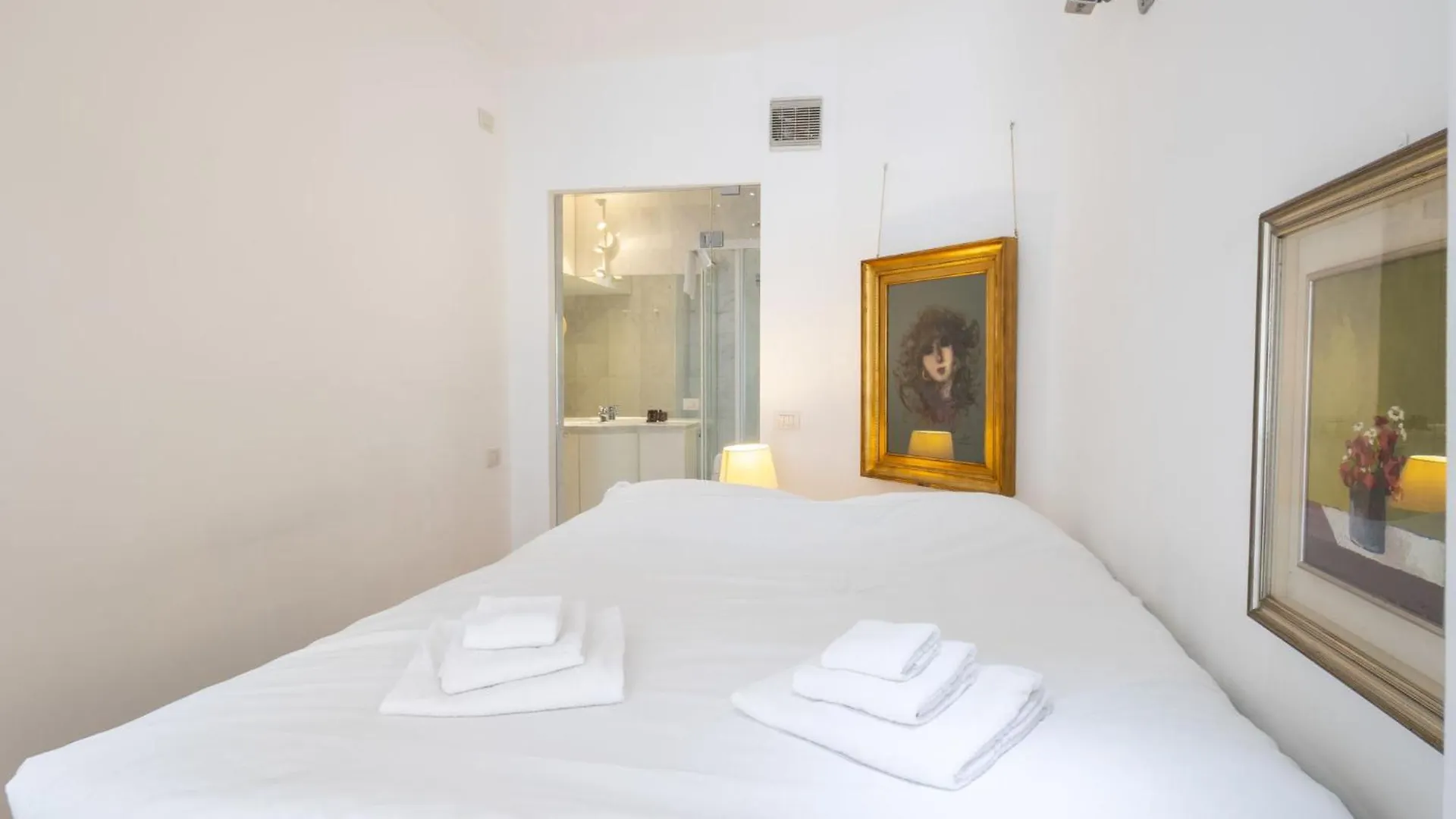 Studio Sant' Andrea Fashion Suite By Interhome Milan Italy